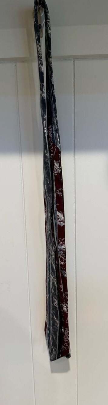 Je Suis Abstract Pattern Neck Tie Burgundy Navy Silk